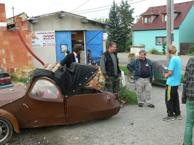 2 Sprachen sowie Hände und Füße reichten nicht, um alles zu erzählen.<br /> Sie kamen eben zurück aus dem Urlaub- sie waren dort, wo wir hinwollten oder besser- mussten.<br />.