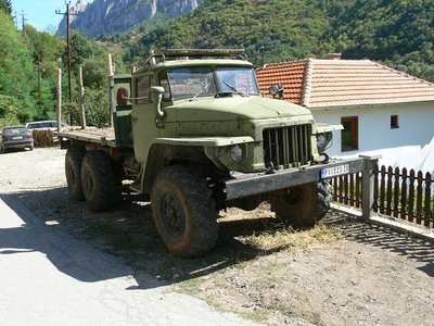 URAL-  Урал. Der hier wurde zum Stämme rücken <br />und zum Holztransport genutzt. <br />In diesem Zustand finden sich viele Russenlaster entlang der Straßen.<br />.