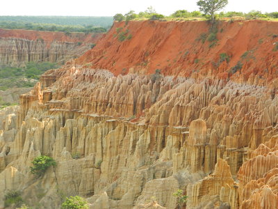 16 Erosionsformen südlich Luanda.JPG