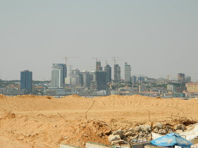 18 Luanda - Stadt im Aufbau.JPG