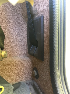 Gurt_Rolle.JPG (509.17 KiB) 2406 mal betrachtet Rolle unten im Einstieg Fahrerseite