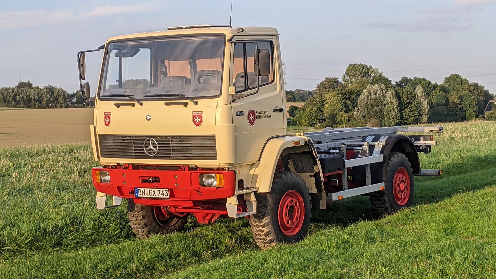 12 - MB917_vorne_links_rs.jpg