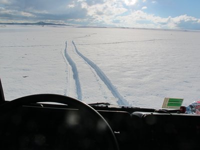 ...einige km so dahin, hoffentlich ist nirgendswo matsch drunter, sonst heißt es vielleicht überwintern....