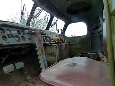 Ketti das kleine Raupenfahrzeug.jpg