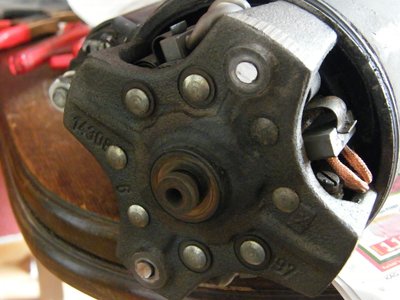 ohne Deckel, mit abgeflexten Schrauben