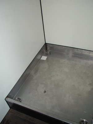 Dusche eingebaut.JPG