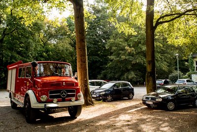 irgendwie sieht der Rest des Parkplatzes so blass aus