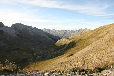 Am Col de la Bonette, man kann auf über 2800m Höhe mit dem Rennrad fahren.