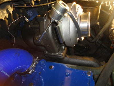 Turbo mit Wastegate im Kurzhauber