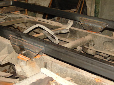 Raute Mitte, Bolzensicherung hinten Blech-&gt;Vorn Splint