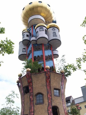 Hunderwasser Turm in Abensberg