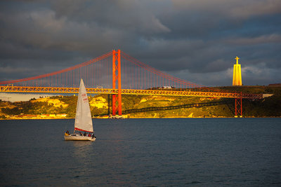 2014 mantoco Weltreise Portugal Lissabon Christusstatue und Bruecke ueber den Tejo.jpg