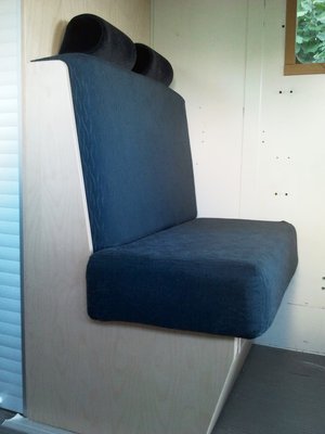 Bank vor Schrank (Large).jpg