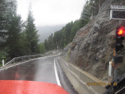 Ampel nach dem Tunnel