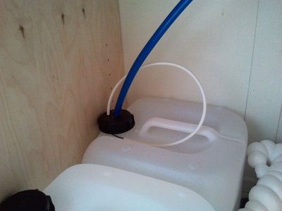 Schlauch mit Pumpe (Large).jpg