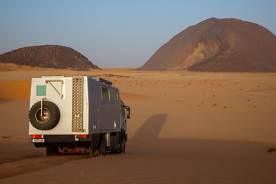2014 mantoco Weltreise Mauretanien Anfahrt zum Monolith Ben Amira.jpg