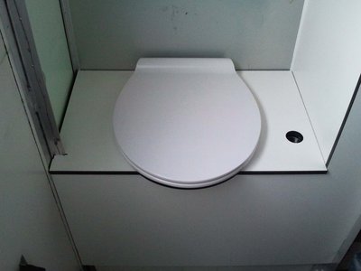 Klo Deckel zu 2.jpg