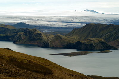 Tungnaá 18 Blick über den Langisjör und Vatnajökull.jpg