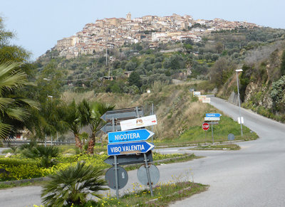 Mit dem Drahtesel den Berg rauf nach Nicotera