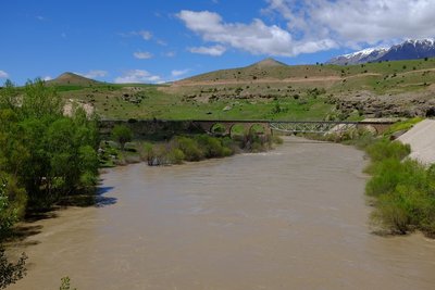 Eisenbahnbrücke über den Euphrat, kurz vor Erzincan