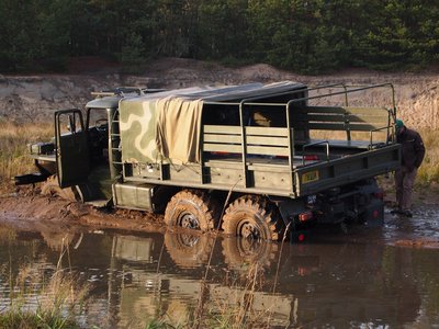 Ural im Schlamm 2.jpg