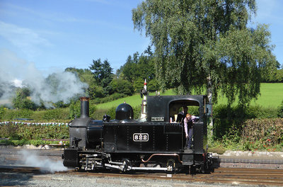 WegWales1.jpg (187.12 KiB) 1956 mal betrachtet Dampflok auf der Strecke Shrewsbury - Wales