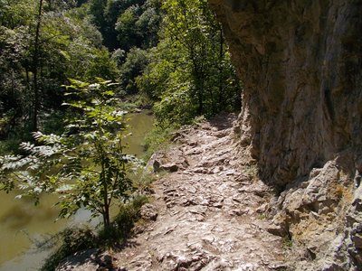 13 in der schlucht.jpg