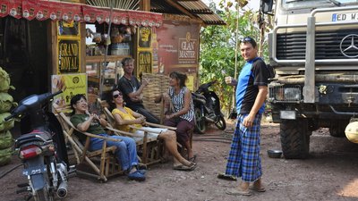 INDIEN - MYANMAR: Wolfi &amp; Verena mit ihrem Hund Apollo (Wolferl69) trafen wir am Strand von Agonda/Goa.  2 Monate später begleiteten sie uns mit unserer Gruppe durch Myanmar bis Thailand