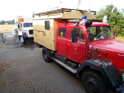 81 autos waschen.jpg