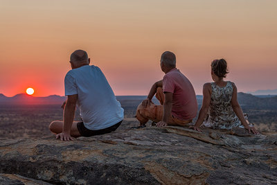 2015 mantoco Weltreise Namibia Erongo Sonnenuntergang am Berg.jpg
