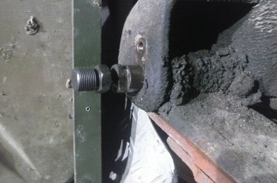 Der Adapter, damit konnte ich den Bolzen so heraus ziehen