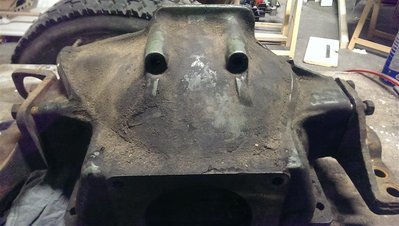 Hier die Größte Kupplungsglocke in der eine 310er Kupplung verbaut war, Frontlenker Motor 814 ??