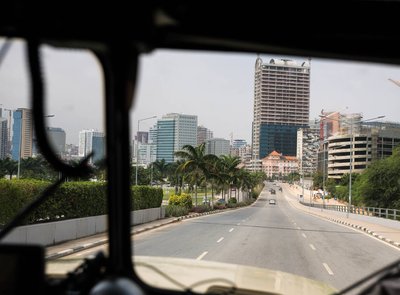 09 geteilte Ansichten in Luanda.jpg
