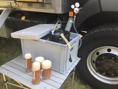 9 l  Keg mit kleiner CO2-Flasche und Zapfpistole