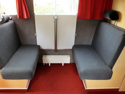 Sitze links (Large).JPG