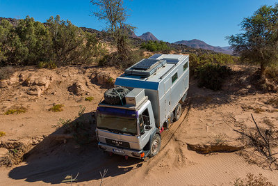 2016 mantoco Weltreise Namibia Damaraland Desolation Valley Abfahrt ins Huab Rivier.jpg