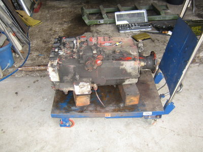 2- New gearbox still covered in old oil.JPG