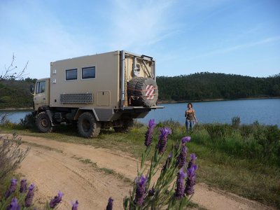 P1160181wohnmobil_selbstausbau.jpg (302.5 KiB) 8425 mal betrachtet An den Stauseen kann mal wild stehen und grillen. Wasser im Juni schon bacherlwarm