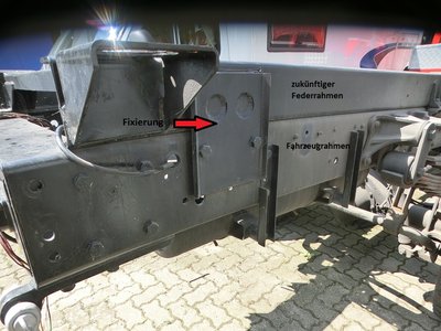 Zwischenrahmen Fix hinten a.jpg
