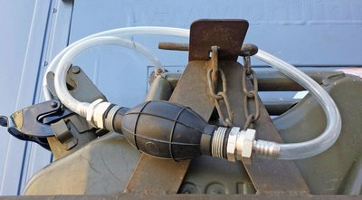 Handpumpe (Large).jpg