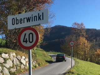 Zufahrt auch für schwerere Fahrzeuge geeignet.