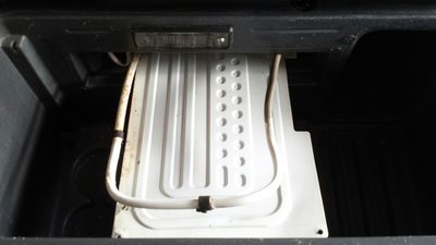 Nach Entnahme des Styroporkerns kann der Verdamper einfach nach hinten durchgeschoben werden