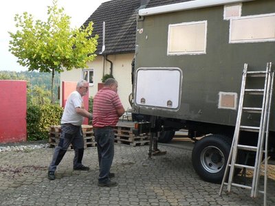 2 kräftige Männer und ein Seil...