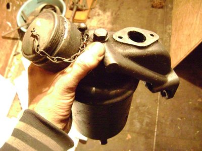 DSC03627.JPG (118.76 KiB) 6367 mal betrachtet da oben kommt die Kurbelgehäuseentlüftung drauf