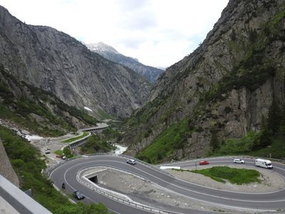 Andermatt-Zufahrt-von-Goeschenen.jpg