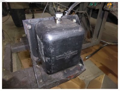 Fahrerhaus_Hydraulikpumpe_200.jpg