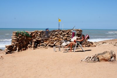Aber unsere Wetterschutzmauer von 2010 &amp; 11 gibt uns Schutz vor dem kalten Wind .