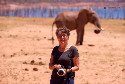 20190927_Matusadona - Heidi and Elephant_Simbabwe_DSC01764.jpg