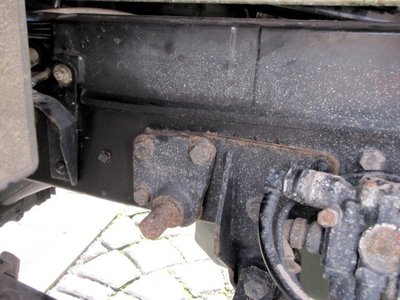 MB917_unterer_Bolzen.JPG